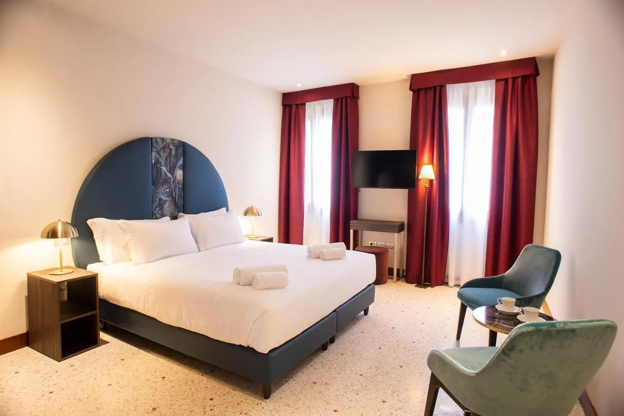 Palazzina Fortuny Venice 3*,